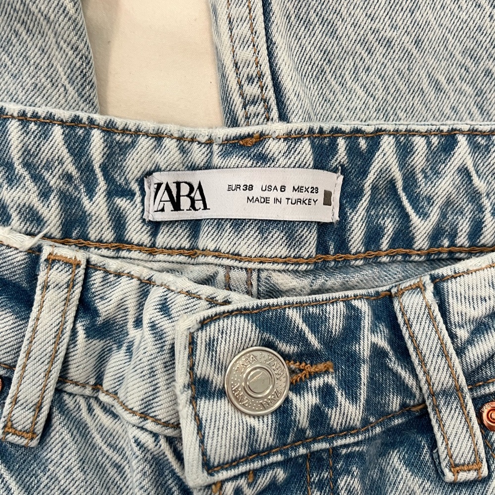 Zara Mid Rise Jean - Picture 6 of 6